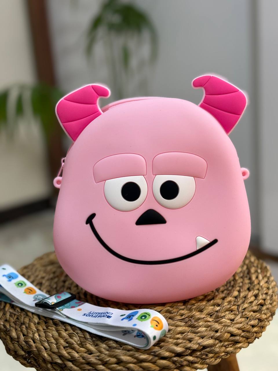 photo_5845885634923843377_y