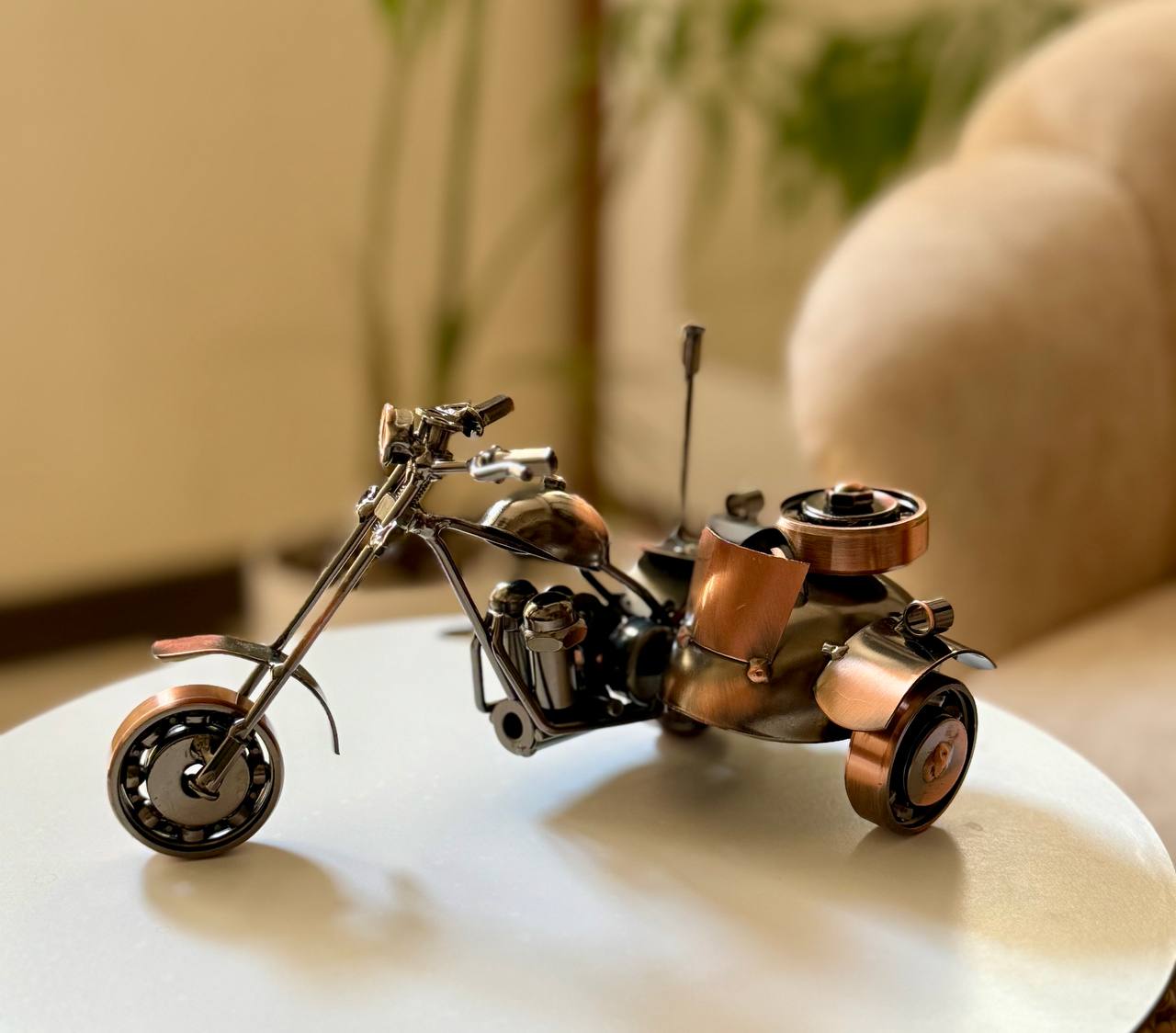 photo_5845885634923843319_y